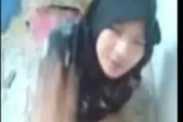 Penampilan Memukau Amina Fara Di Kasur