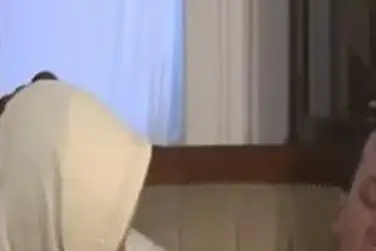 Ukhti Tante Hijab Cantik Live Bersantai Kasur